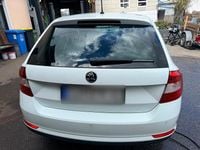 Gebraucht Skoda Rapid Joy 116 PS (85 kW) 2016 Weiß Kleinwagen