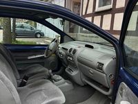 Second-hand Renault Twingo 75 CP (55 kW) 2002 Albastru Hatchback