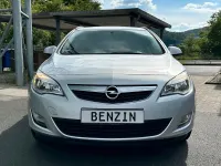 Gebraucht Opel Astra 101 PS (74 kW) 2011 Silber Kombi