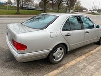 Usata Mercedes E270 1999 Argento Berlina