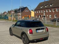 Gebraucht Mini Cooper 136 PS (100 kW) 2019 Grau Kleinwagen