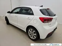 Gebraucht Kia Rio 101 PS (74 kW) 2021 Weiß Limousine