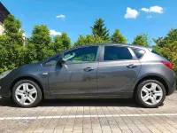 Gebraucht Opel Astra 140 PS (102 kW) 2011 Grau Limousine