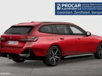 Gebraucht BMW 550e M Sport 489 PS (359 kW) 2025 Rot Kombi