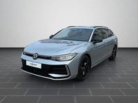 Gebraucht VW Passat R-line 150 PS (110 kW) 2025 Oyster silver metallic (metallic) Kombi