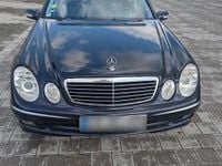 Gebraucht Mercedes E200 Avantgarde 163 PS (119 kW) 2005 Blau Limousine