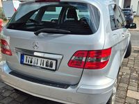 Gebraucht Mercedes B200 136 PS (100 kW) 2009 Silber Van / Kleinbus