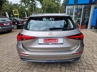 Gebraucht Mercedes C220 197 PS (144 kW) 2024 Silber Limousine