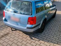 Gebraucht VW Passat 101 PS (74 kW) 2000 Blau Kombi