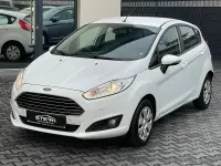 Gebraucht Ford Fiesta 80 PS (58 kW) 2015 Weiß Kleinwagen