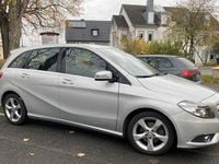 Używany Mercedes B200 156 KM (114 kW) 2012 Srebrny Minivan