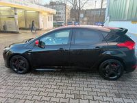 Second-hand Ford Focus ST-Line 150 CP (110 kW) 2017 Negru Berlinǎ