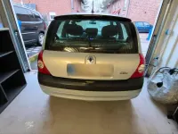Gebraucht Renault Clio II 75 PS (55 kW) 2004 Silber Kleinwagen
