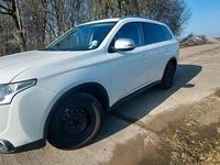 Gebraucht Mitsubishi Outlander 150 PS (110 kW) 2015 Weiß SUV