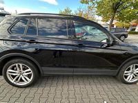 Gebraucht VW Tiguan Trendline 125 PS (91 kW) 2016 Schwarz SUV
