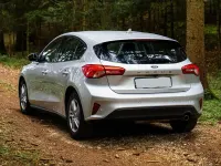 Gebraucht Ford Focus 120 PS (88 kW) 2021 Polarsilber metallic Kleinwagen