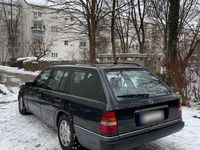 Gebraucht Mercedes 220 150 PS (110 kW) 1993 Schwarz Kombi