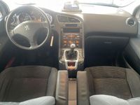 Gebraucht Peugeot 5008 Active 150 PS (110 kW) 2015 Grau Kombi