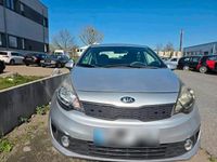 Gebraucht Kia Rio 140 PS (102 kW) 2017 Silber Limousine