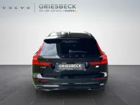 Gebraucht Volvo V60 Plus 455 PS (334 kW) 2022 Onyx black / metallic Kombi