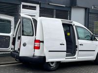 Second-hand VW Caddy 102 CP (75 kW) 2015 Alb Monovolum
