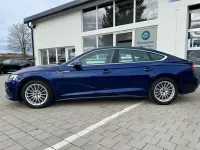 Gebraucht Audi A5 Sportback Sport 163 PS (119 kW) 2023 Blau Kleinwagen