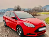 Usado Ford Focus ST 250 CV (183 kW) 2012 Rojo Familiar