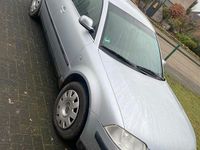 Gebraucht VW Passat 104 PS (76 kW) 2001 Silber Limousine