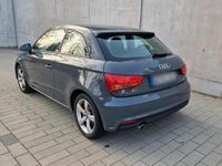 Gebraucht Audi A1 90 PS (66 kW) 2016 Grau Kleinwagen