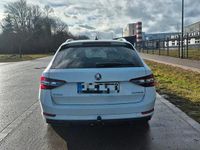 Gebraucht Skoda Superb 150 PS (110 kW) 2017 Weiß Kombi