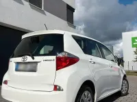 Gebraucht Toyota Verso-S 99 PS (72 kW) 2013 Weiß Van / Kleinbus