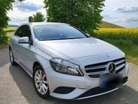 Gebraucht Mercedes A180 Style 122 PS (89 kW) 2014 Silber Kleinwagen