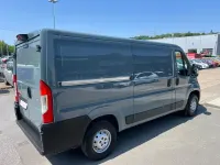 Gebraucht Peugeot Boxer 140 PS (102 kW) 2023 Grau Van