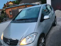 Gebraucht Mercedes A180 110 PS (80 kW) 2012 Silber Kleinwagen