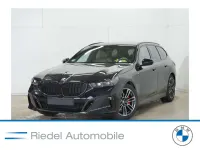Gebraucht BMW 520 M Sport 197 PS (144 kW) 2025 Saphirschwarz metallic Kombi