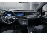 Gebraucht Mercedes V250 190 PS (139 kW) 2025 Rot Van / Kleinbus