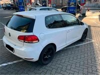 Gebraucht VW Golf VI 122 PS (89 kW) 2010 Weiß Kleinwagen