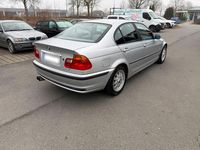 Gebraucht BMW 320 150 PS (110 kW) 1998 Silber Limousine