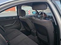 Gebraucht BMW 320 150 PS (110 kW) 2000 Silber Limousine