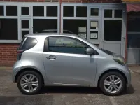 Gebraucht Toyota iQ 98 PS (72 kW) 2010 Silber Kleinwagen