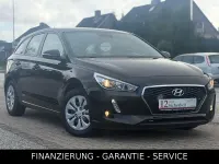 Gebraucht Hyundai i30 101 PS (74 kW) 2017 Schwarz Kombi