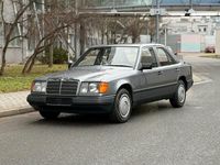 Gebraucht Mercedes E230 132 PS (97 kW) 1989 Grau Limousine