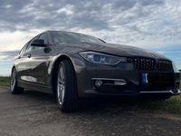 Gebraucht BMW 320 Sport Line 184 PS (135 kW) 2014 Braun Limousine