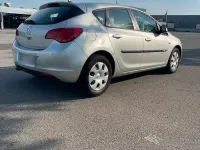 Gebraucht Opel Astra 160 PS (117 kW) 2011 Silber Coupé