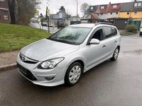 Gebraucht Hyundai i30 109 PS (80 kW) 2011 Silber Kombi