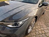 Gebraucht VW Golf Style 150 PS (110 kW) 2025 Grau Limousine