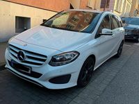 Gebraucht Mercedes B180 109 PS (80 kW) 2016 Weiß Van / Kleinbus