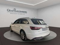 Gebraucht Audi A4 Ambiente 163 PS (119 kW) 2022 Gletscherweiß metallic Kombi