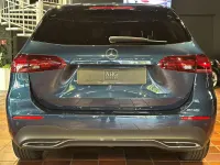 Gebraucht Mercedes B200 Progressive 150 PS (110 kW) 2023 Denimblau metallic Kleinwagen