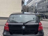 Gebraucht BMW 120 177 PS (130 kW) 2011 Schwarz Kleinwagen